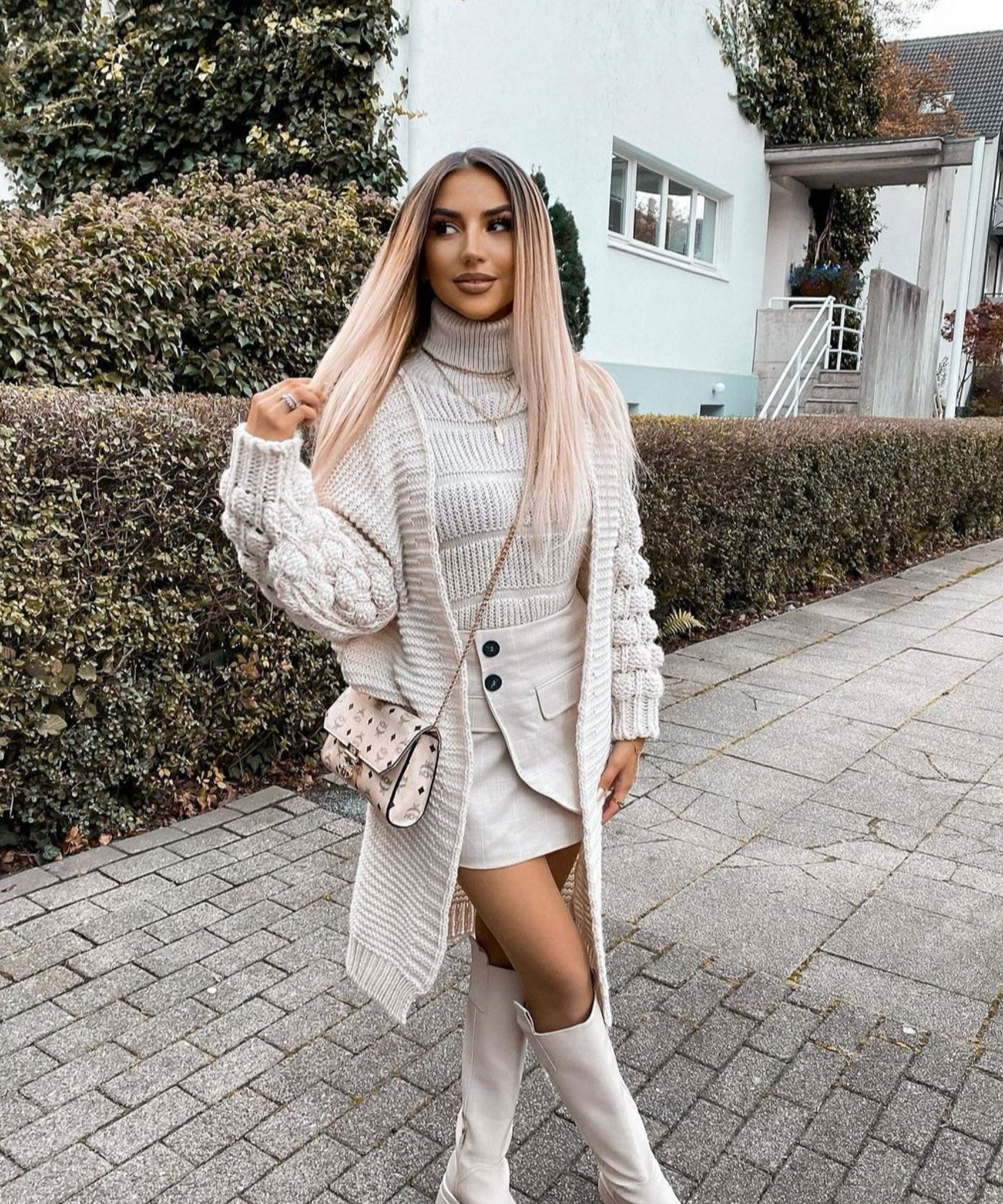 Strickjacke Cloudy Lang Beige