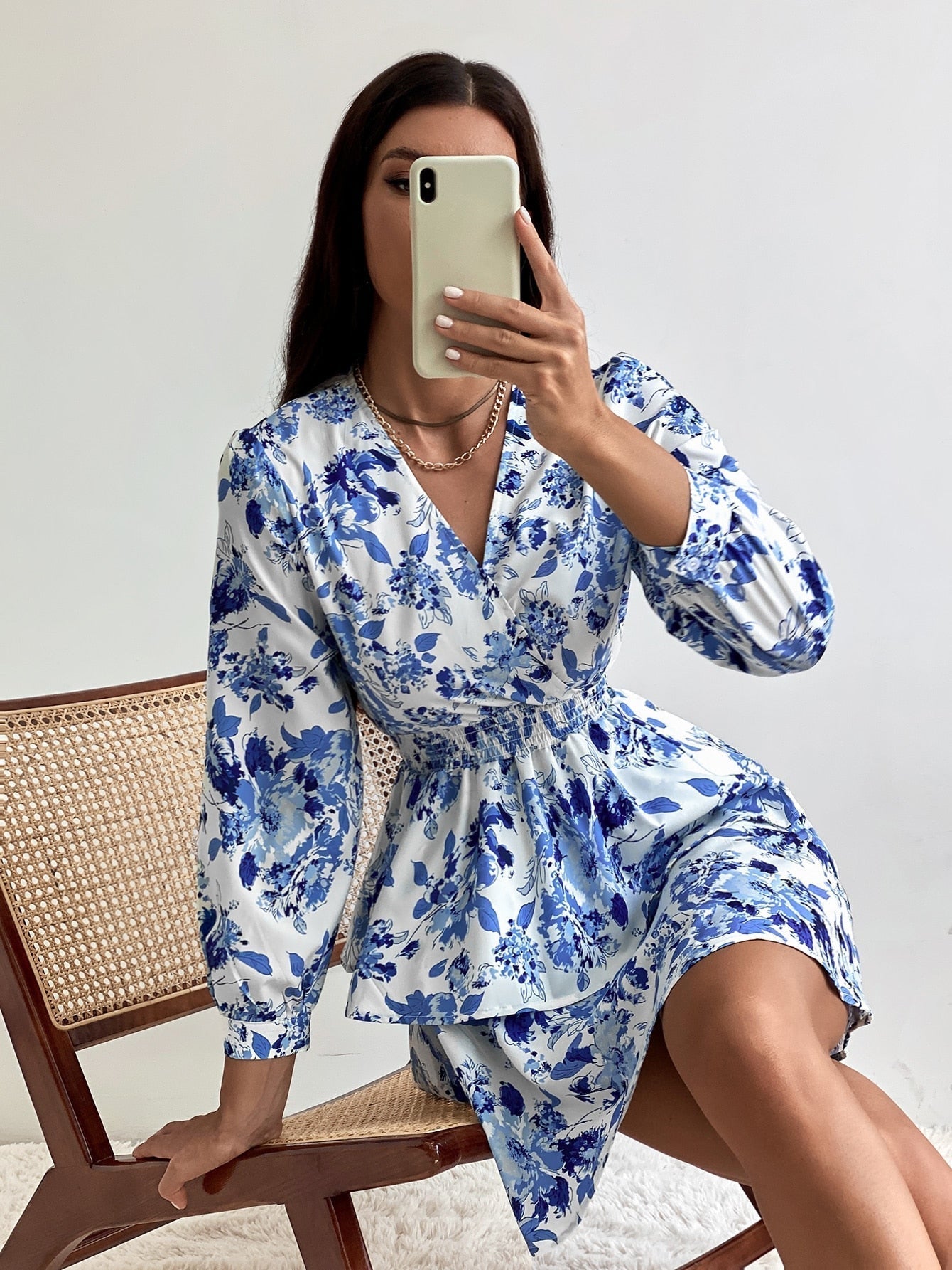 Kleid mit Blume Muster, geraffter Taille, geschichtetem Saum