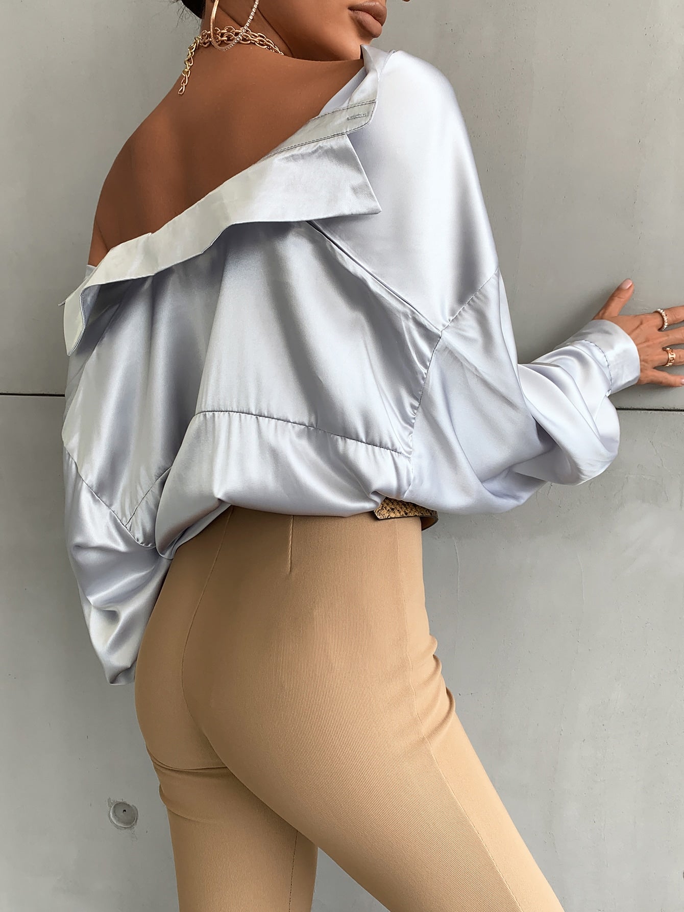 Shirt mit Bischofärmeln, Knopf