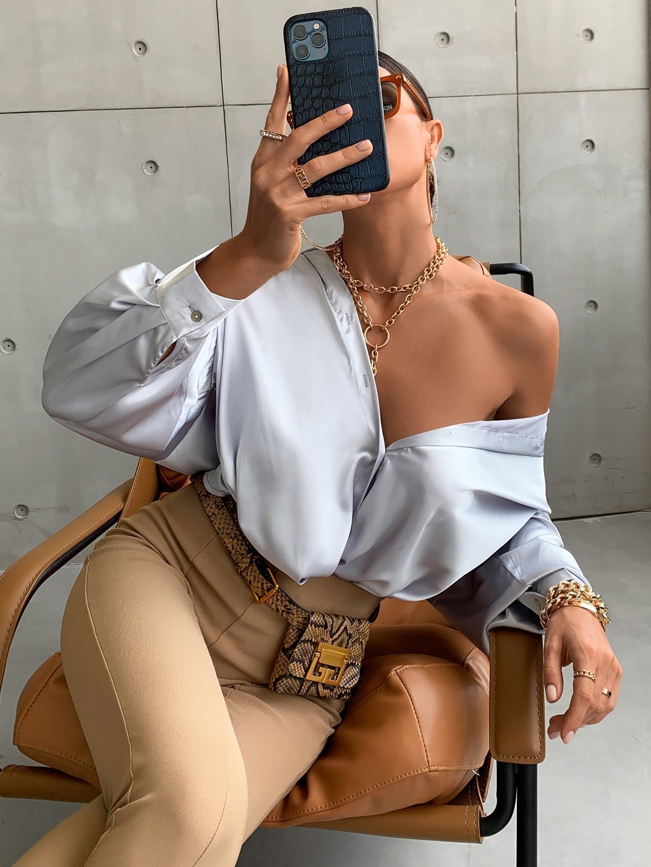 Shirt mit Bischofärmeln, Knopf