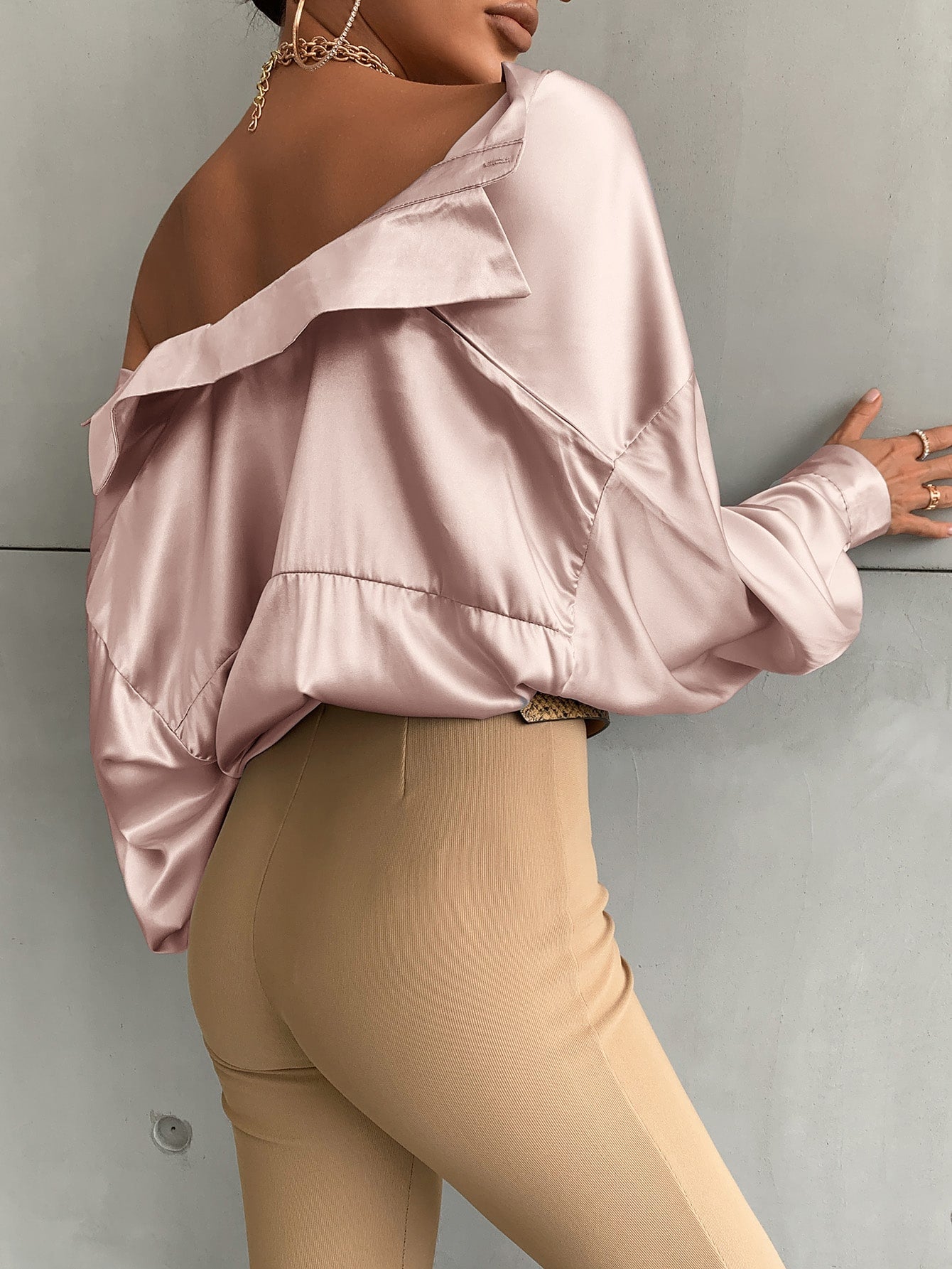 Shirt mit Bischofärmeln, Knopf