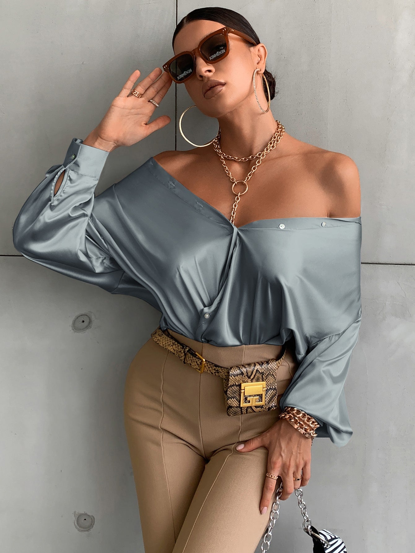 Shirt mit Bischofärmeln, Knopf