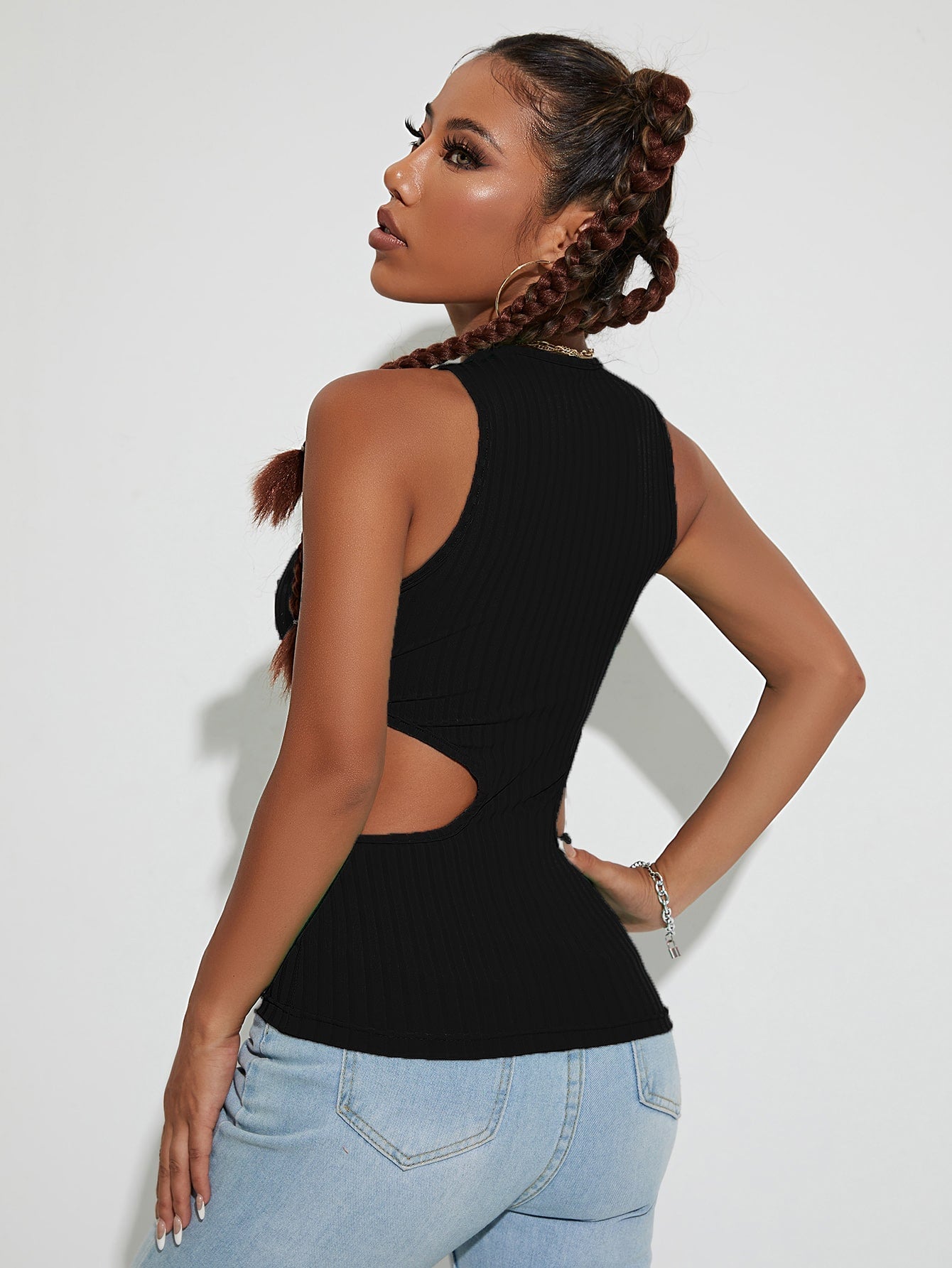 Tank Top mit seitlichem Ausschnitt