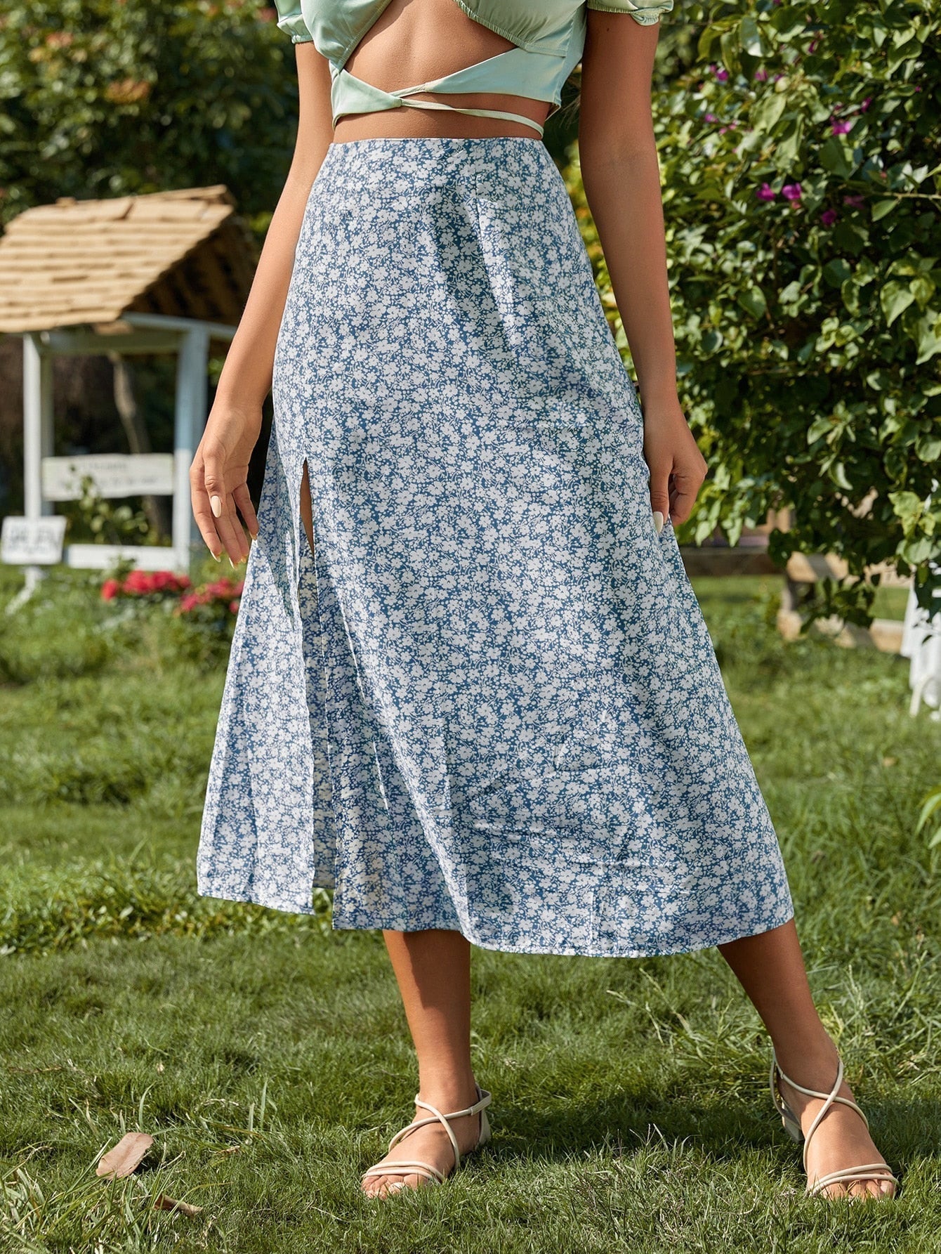 Rock mit Blümchen Muster, Schlitz (50% RABATT)