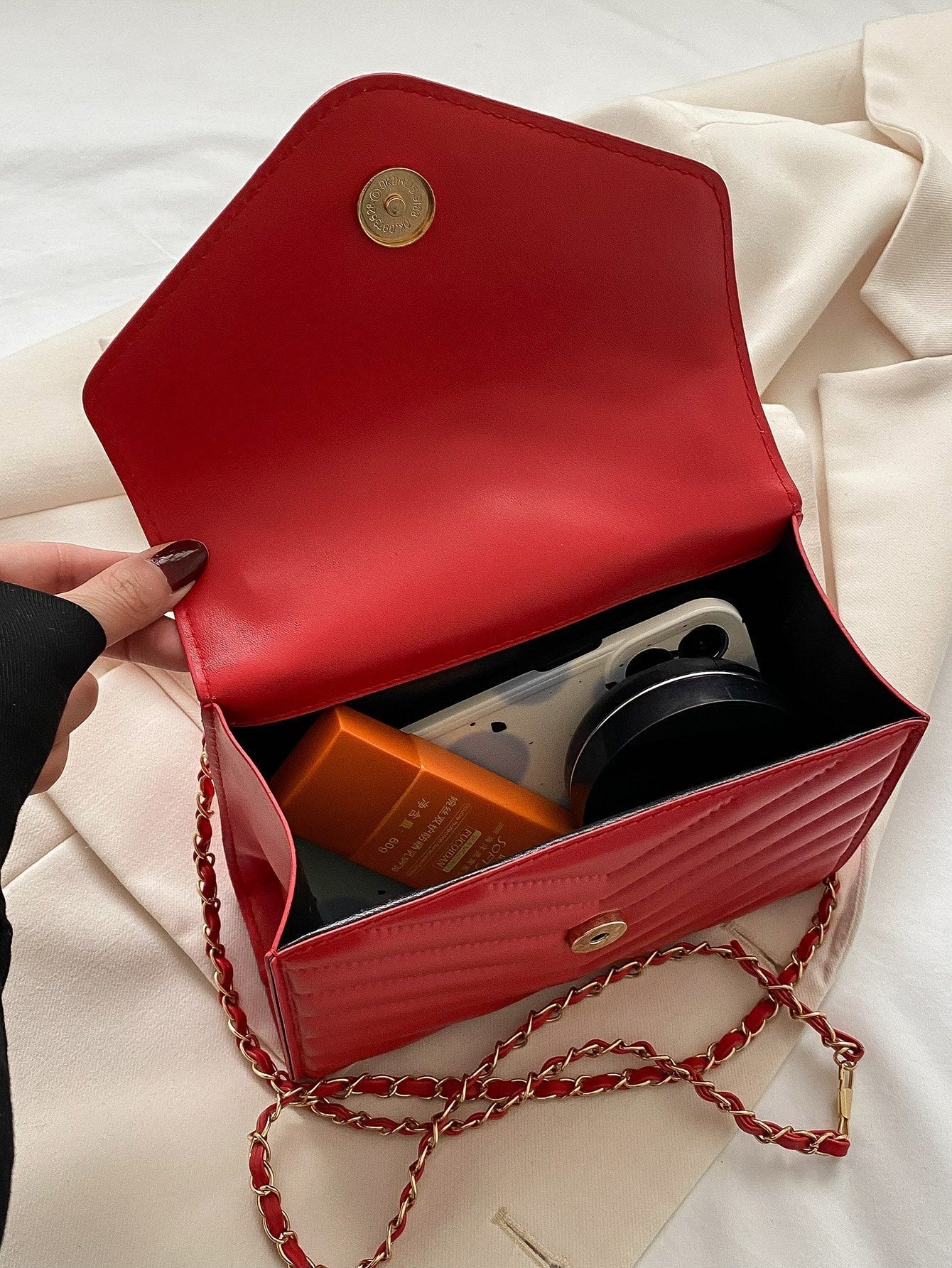 Quadratische Tasche mit Chevron Druckknopf