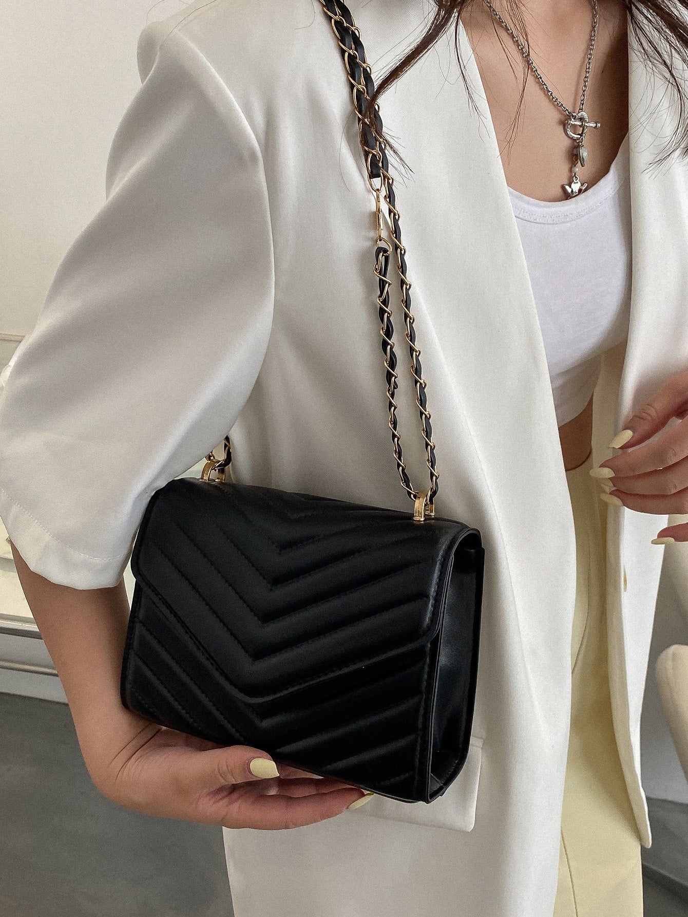 Quadratische Tasche mit Chevron Druckknopf