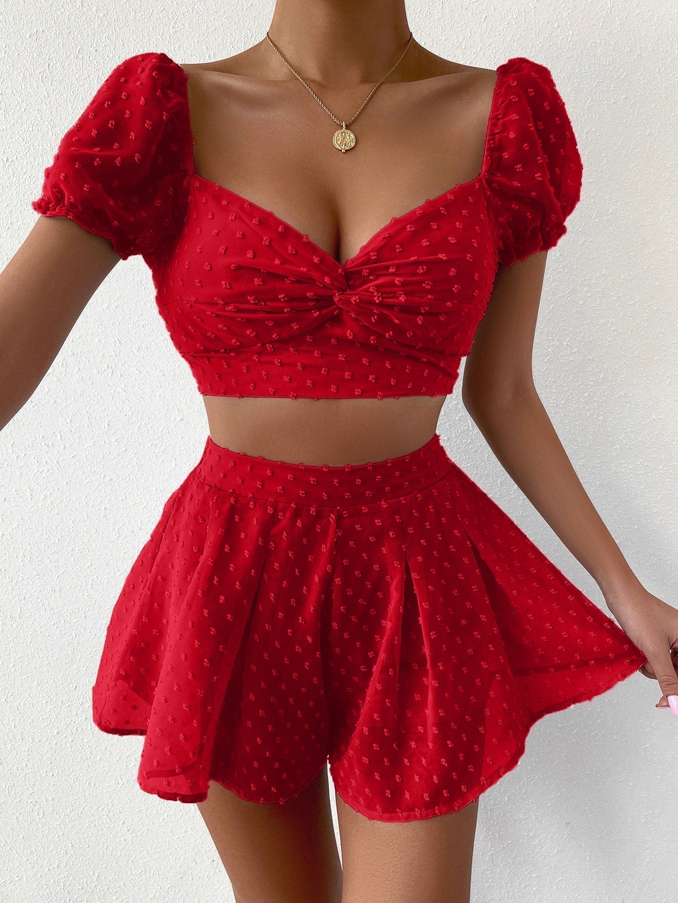 Punkten, Twist vorne, Puffärmeln, Band hinten, Crop Top & Shorts