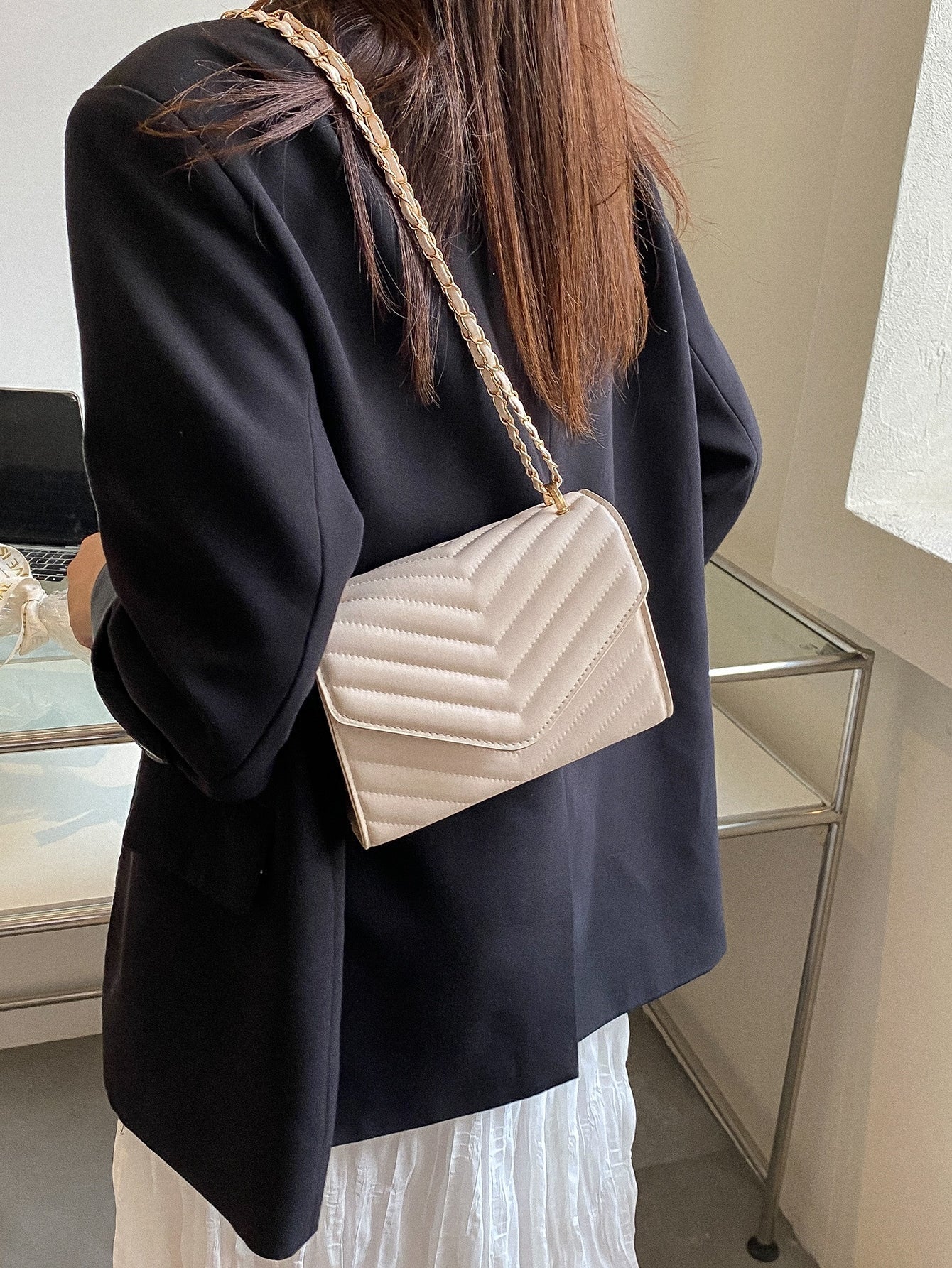 Quadratische Tasche mit Chevron Druckknopf