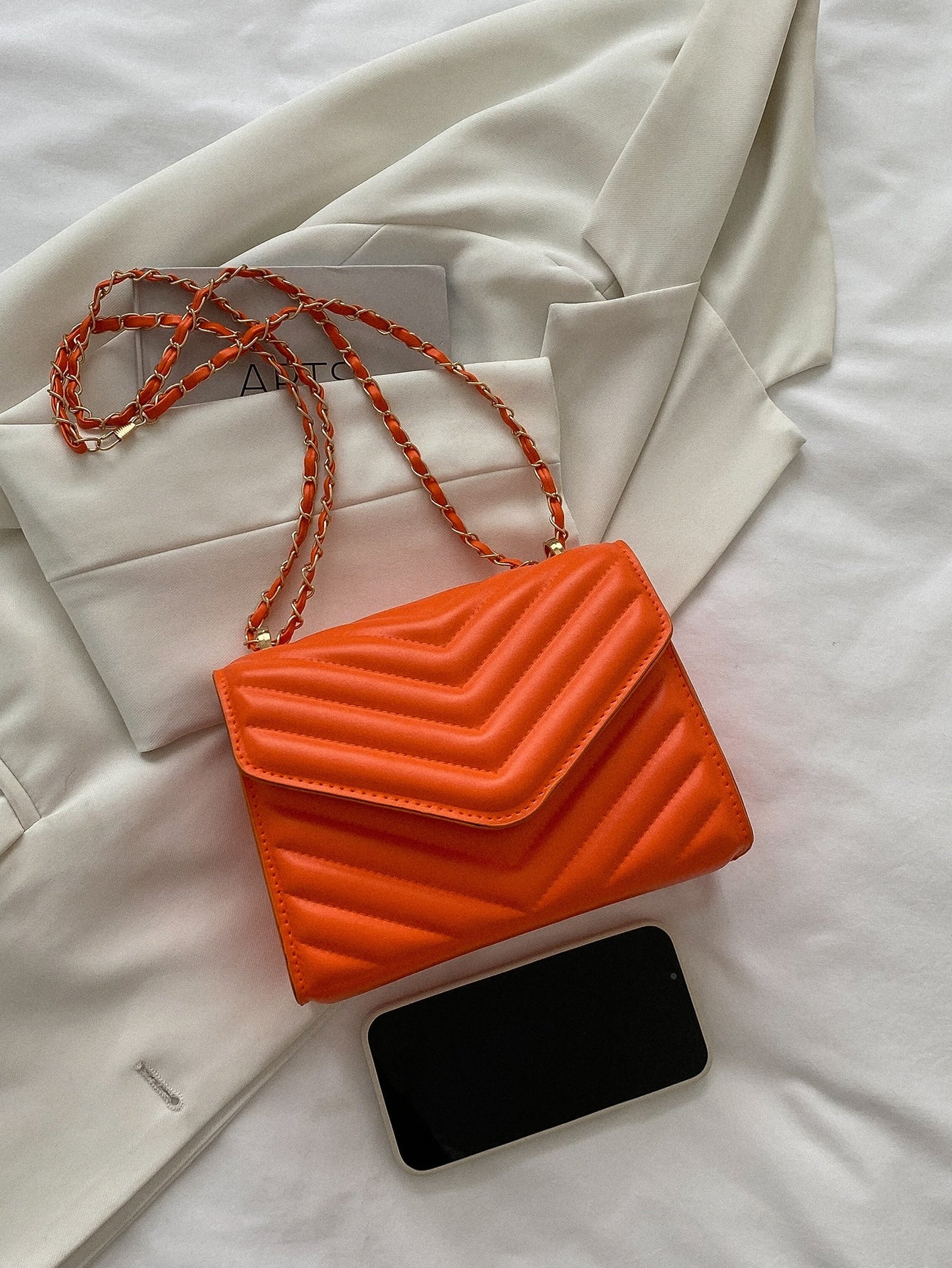 Quadratische Tasche mit Chevron Druckknopf