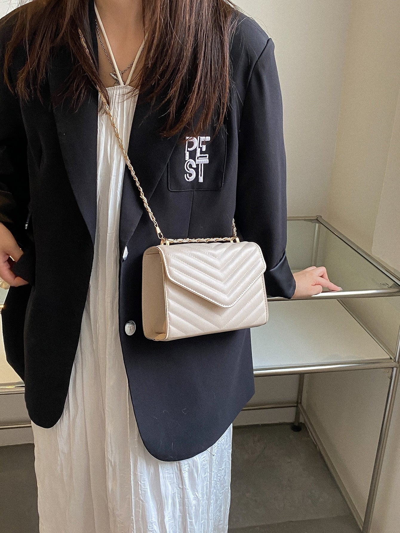 Quadratische Tasche mit Chevron Druckknopf