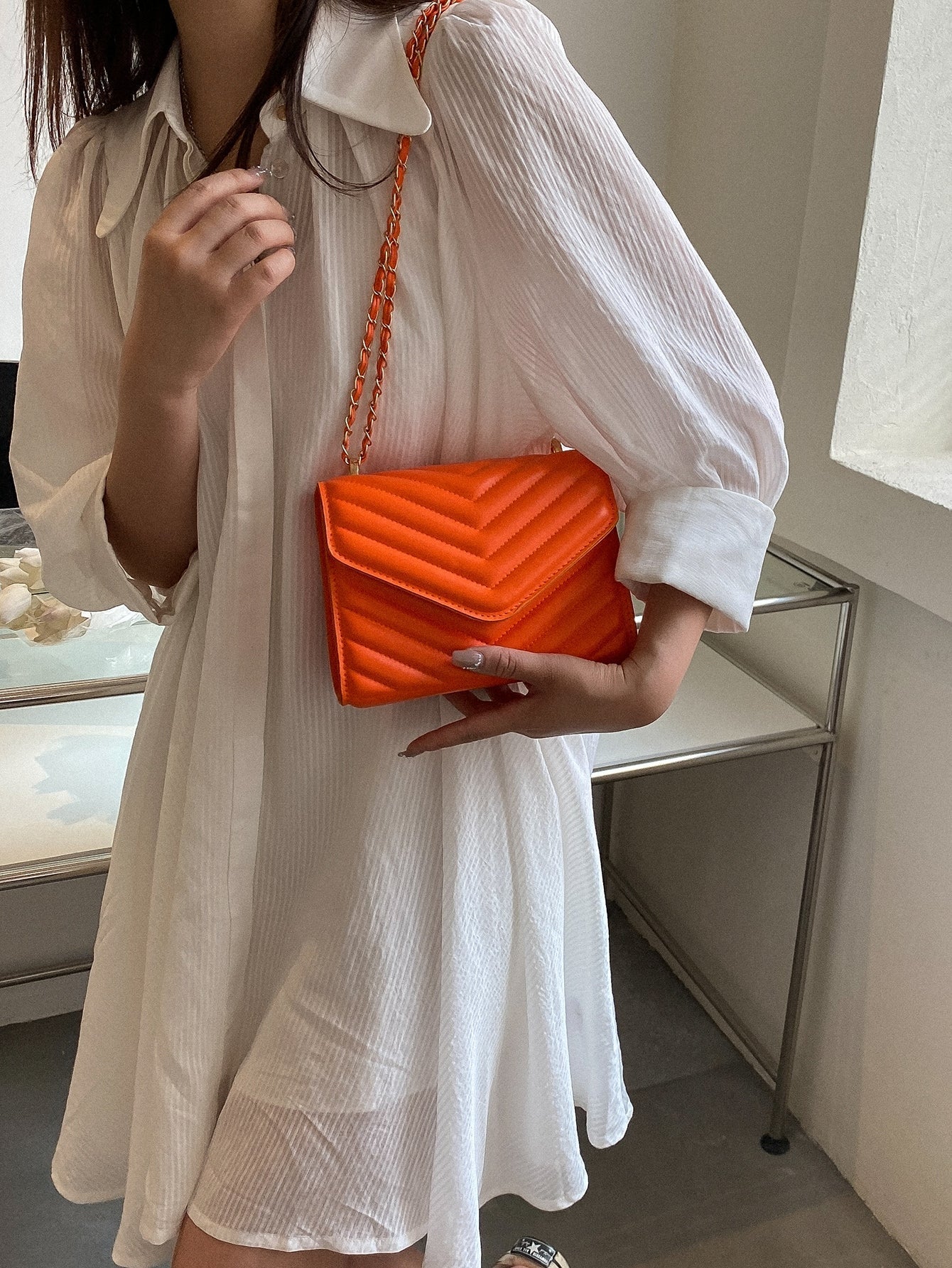 Quadratische Tasche mit Chevron Druckknopf