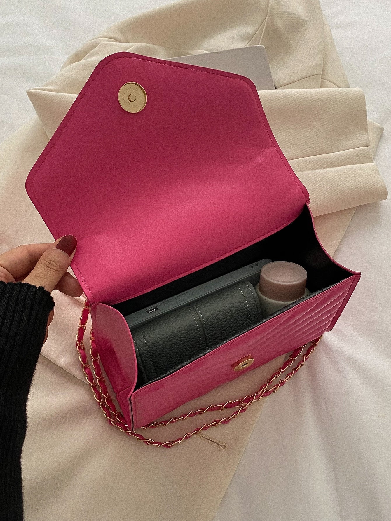 Quadratische Tasche mit Chevron Druckknopf