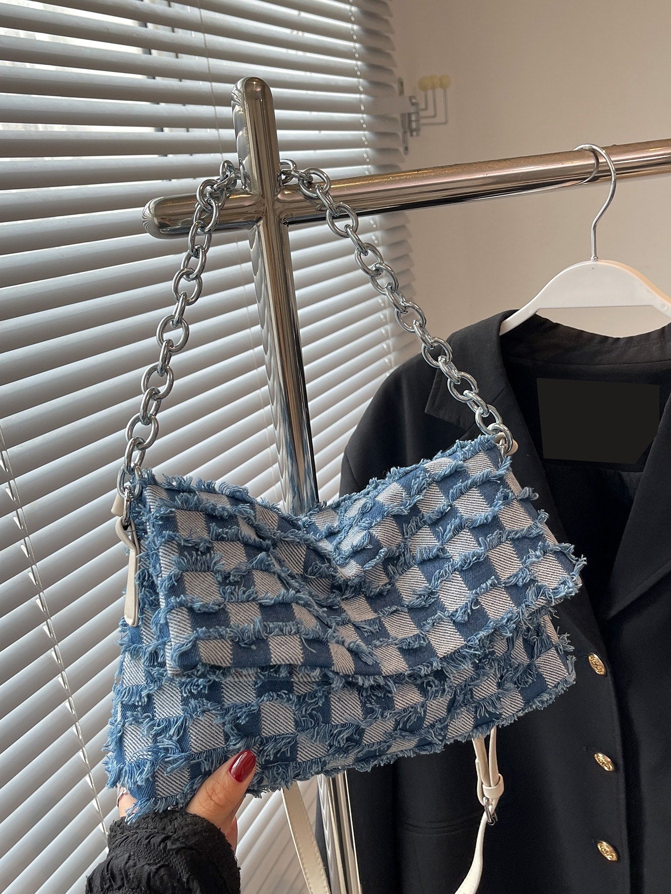 Quadratische Tasche mit Karo Muster