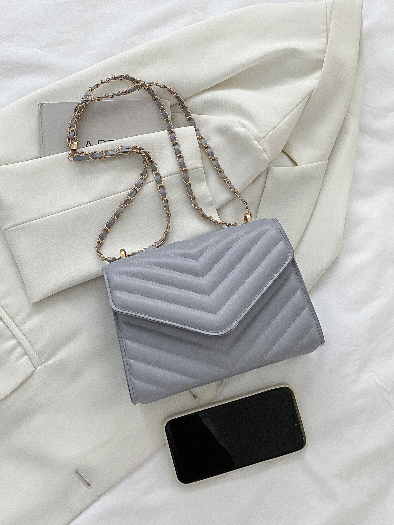 Quadratische Tasche mit Chevron Druckknopf