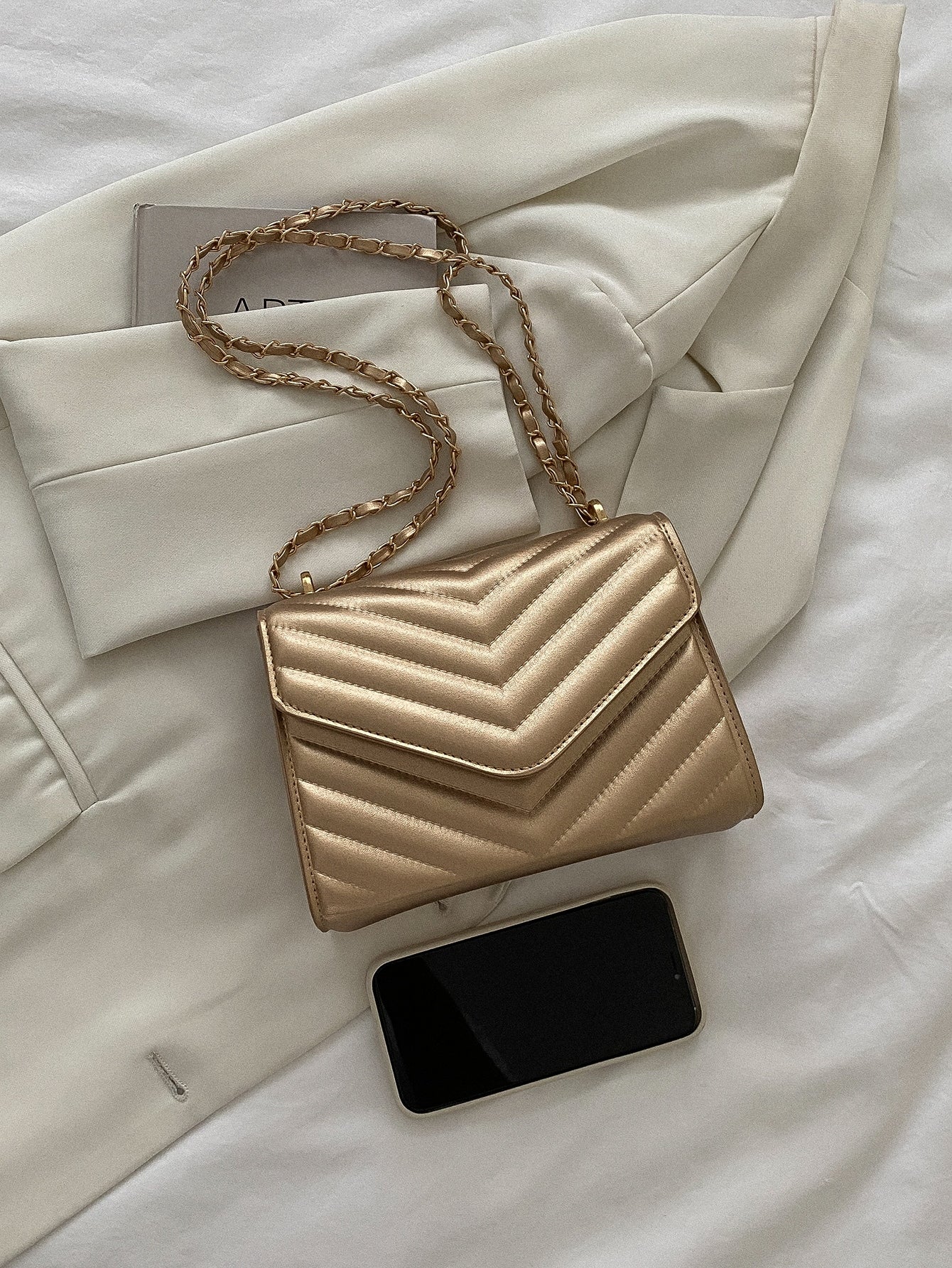 Quadratische Tasche mit Chevron Druckknopf