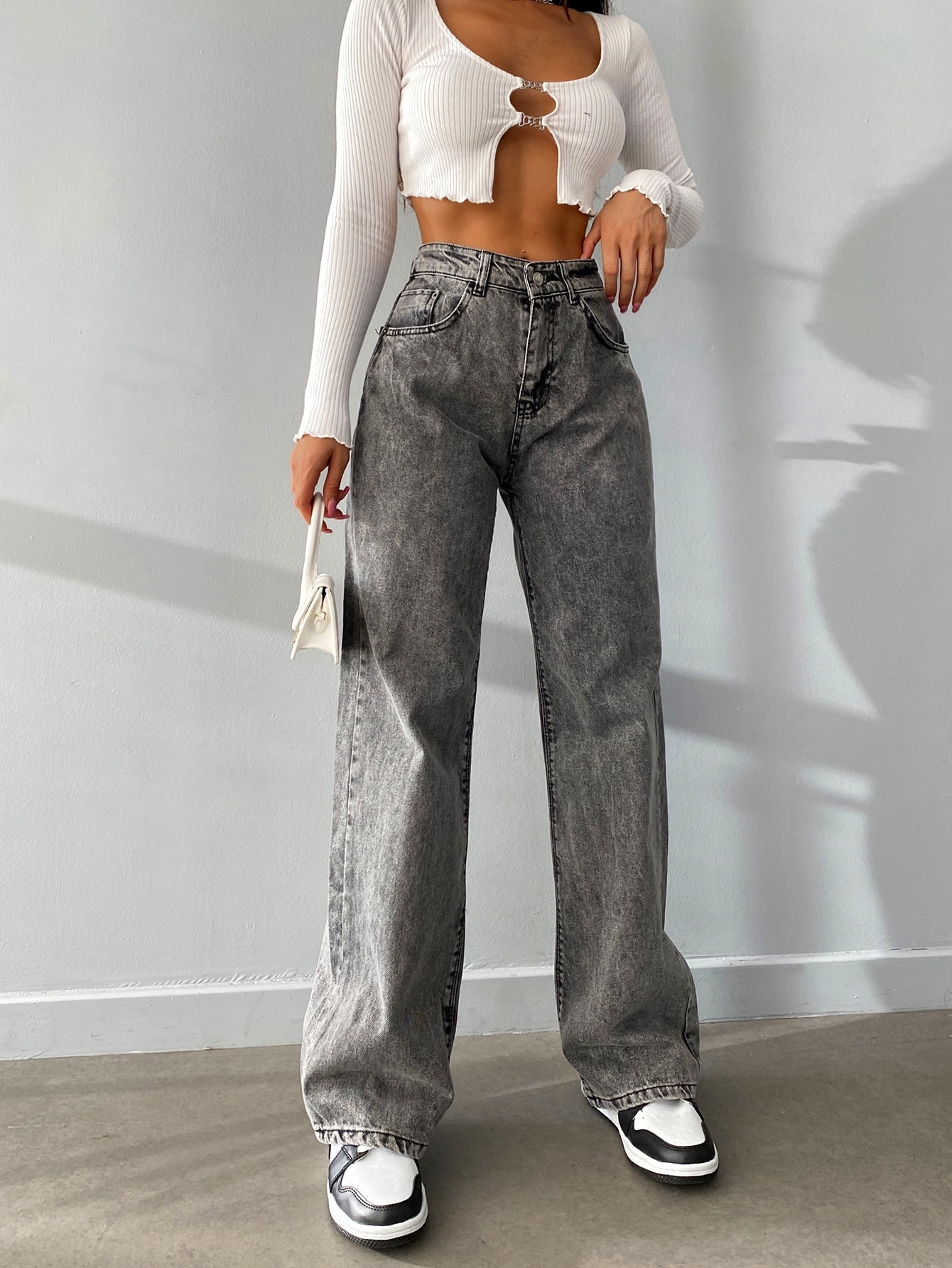 Jeans mit schrägen Taschen, Reißverschluss