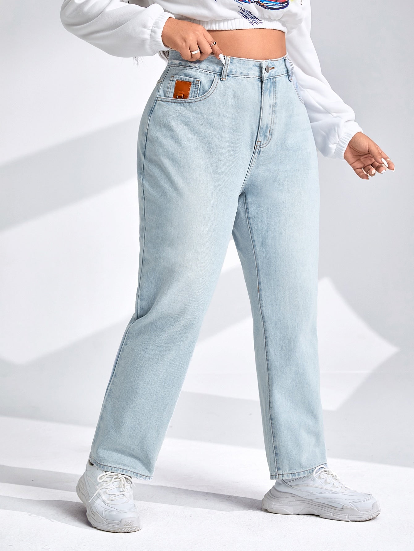 PLUSSIZE Mom Fit Jeans mit Flicken Detail