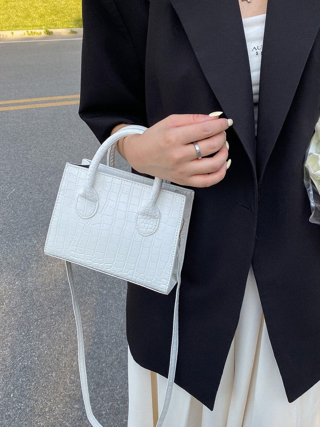 Quadratische Tasche mit Krokodil Prägung, Doppelgriff