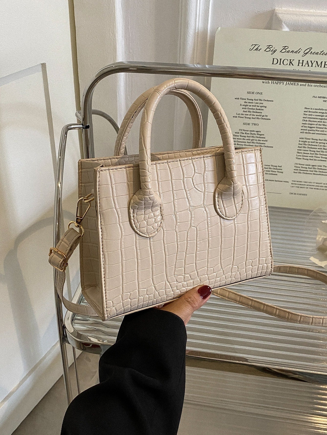 Quadratische Tasche mit Krokodil Prägung, Doppelgriff