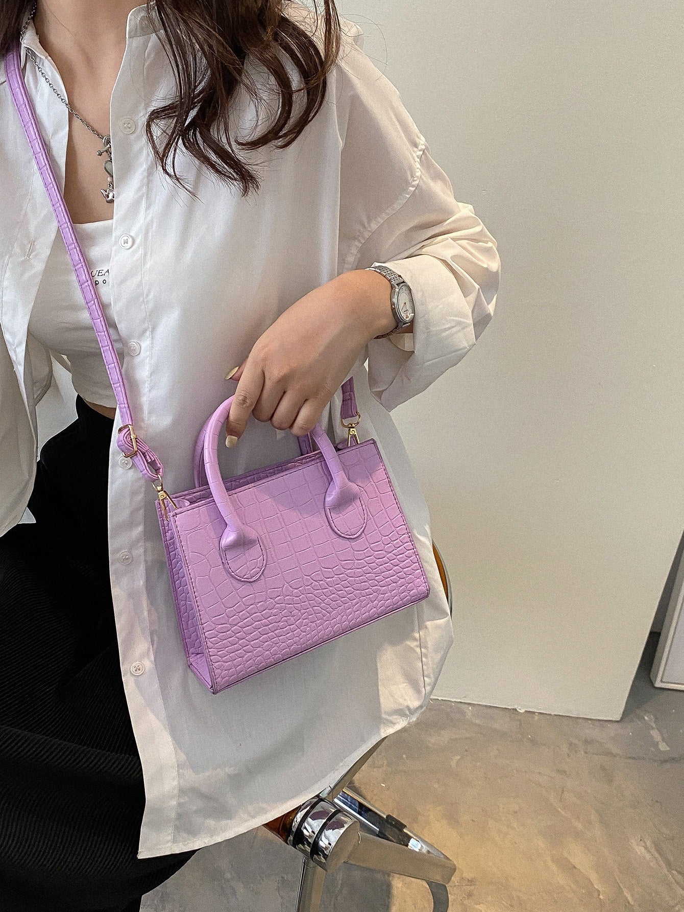 Quadratische Tasche mit Krokodil Prägung, Doppelgriff