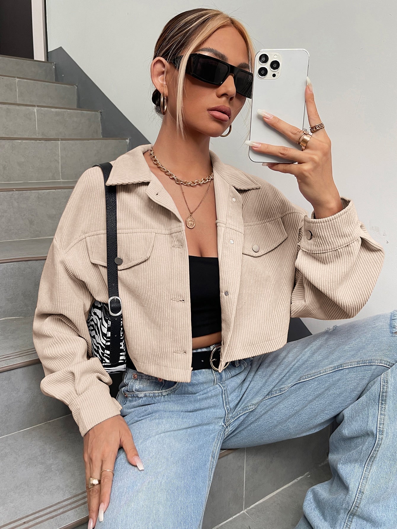 Jacke mit Drop Shoulder Klappe Detail, Crop Kord