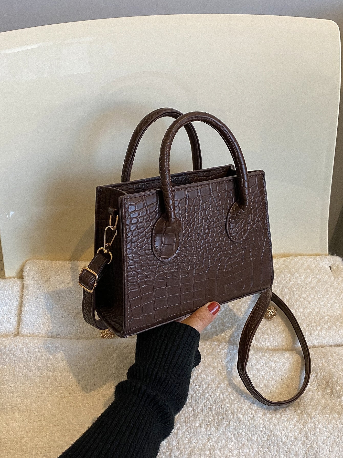 Quadratische Tasche mit Krokodil Prägung, Doppelgriff