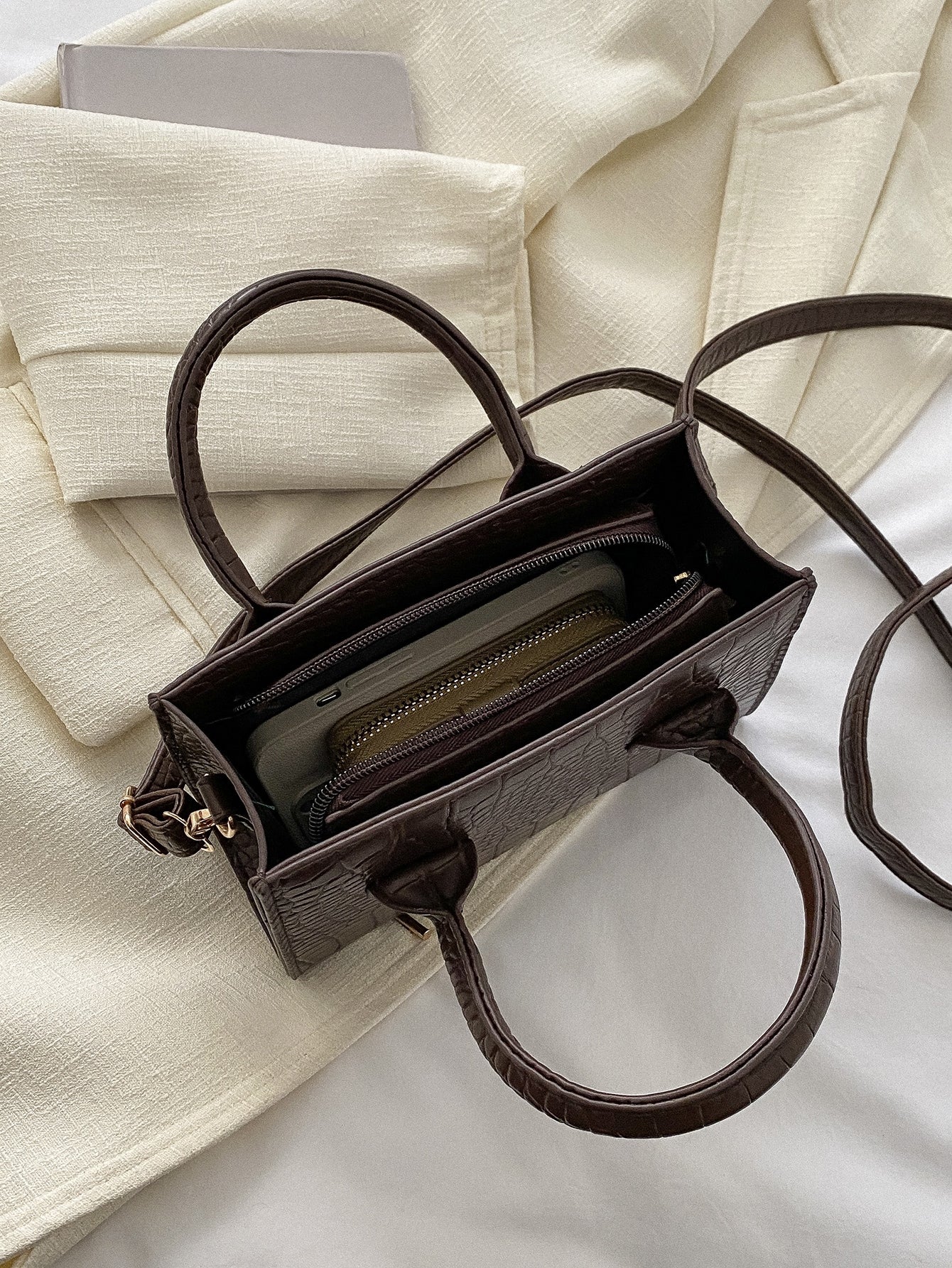 Quadratische Tasche mit Krokodil Prägung, Doppelgriff