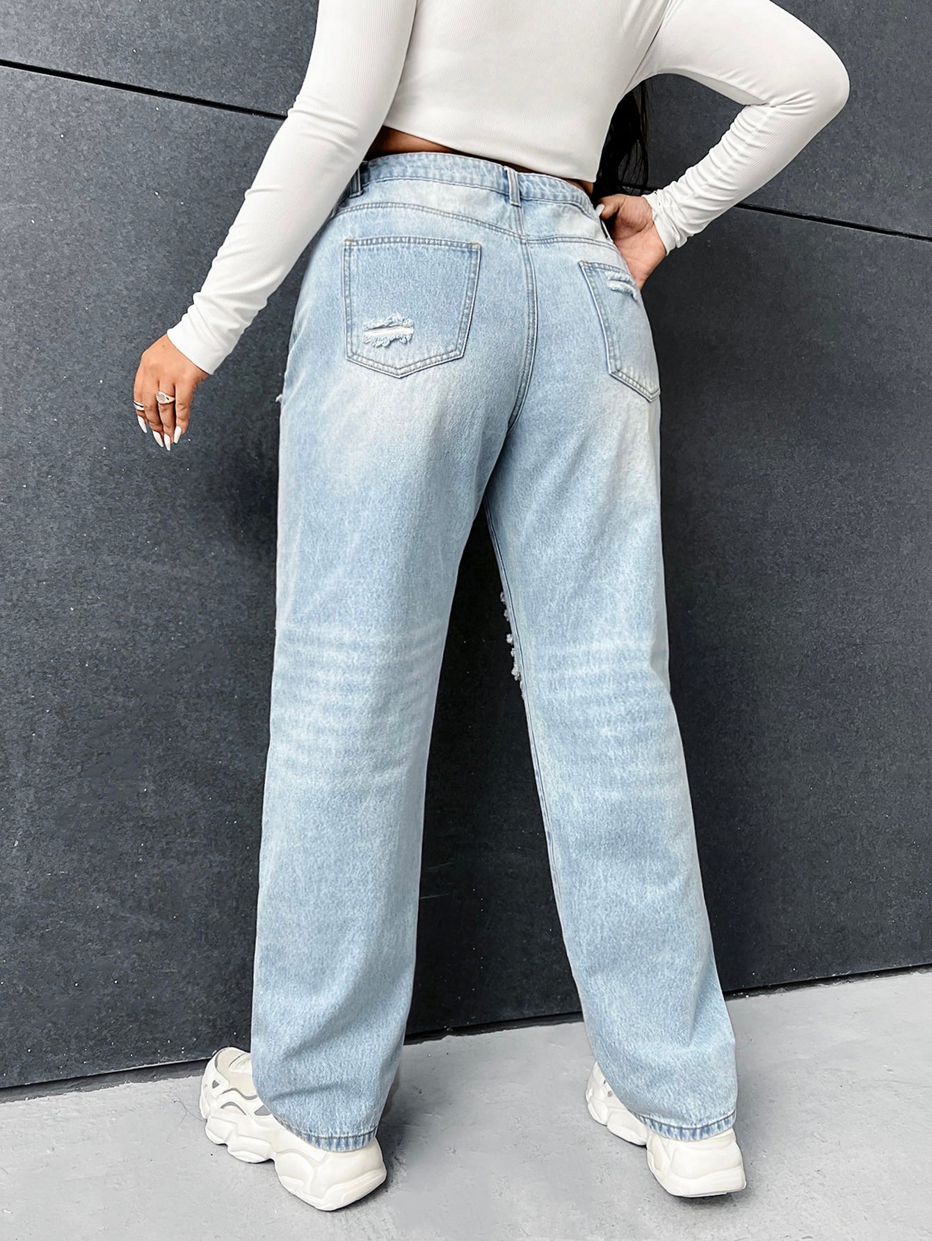 PLUSsize Jeans mit geradem Beinschnitt, Riss