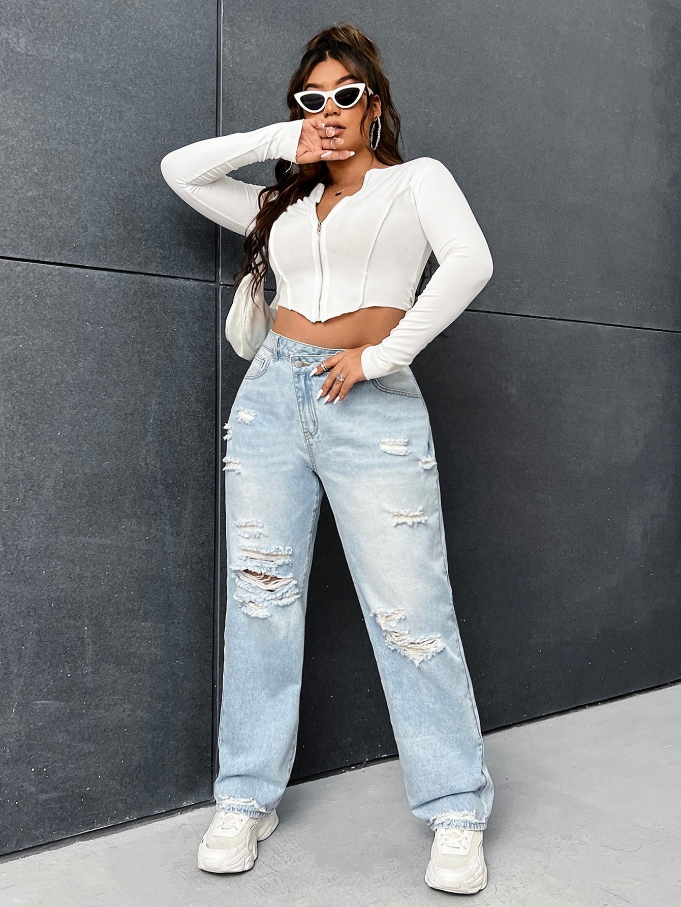 PLUSsize Jeans mit geradem Beinschnitt, Riss
