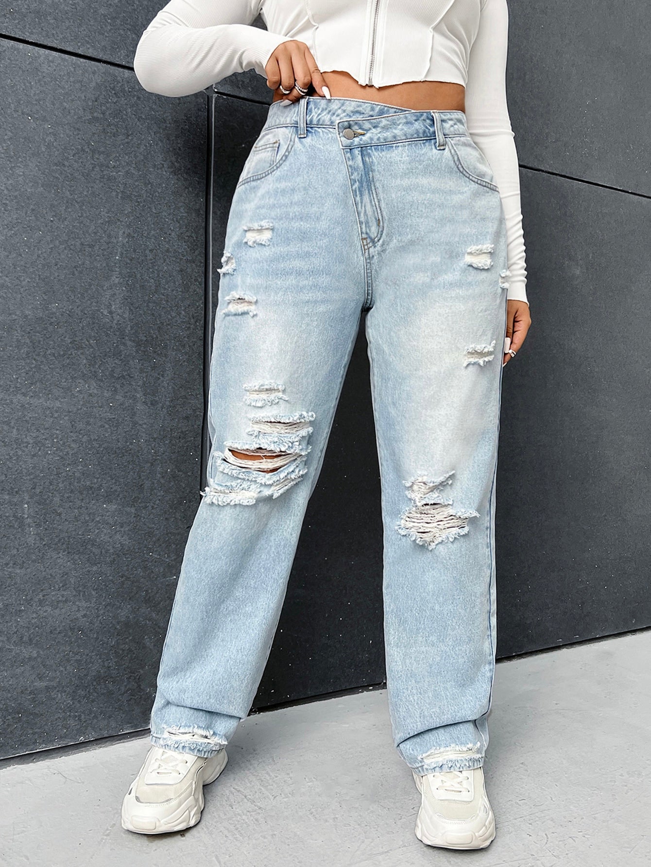 PLUSsize Jeans mit geradem Beinschnitt, Riss
