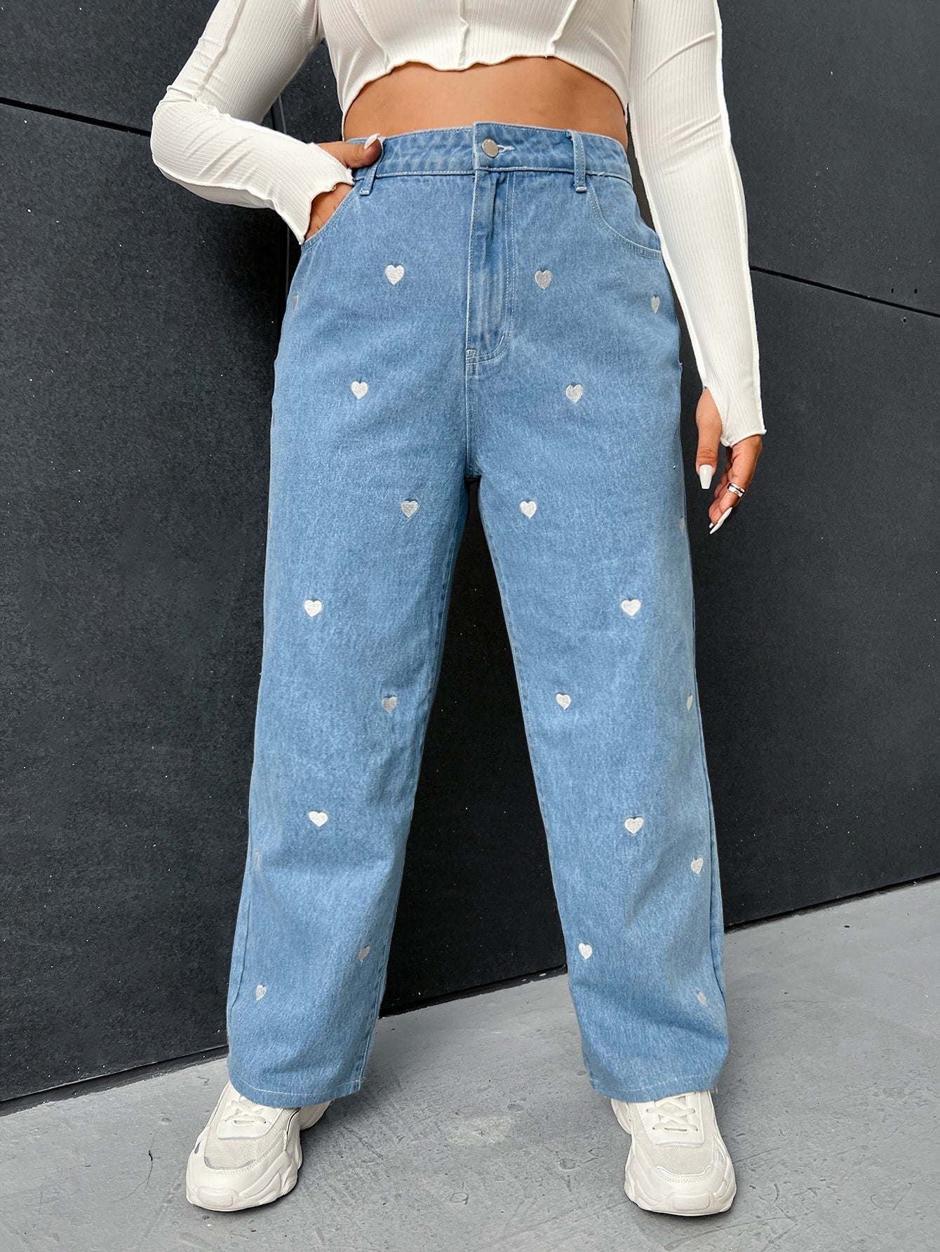 Plussize Jeans mit geradem Beinschnitt, Herz Stickerei