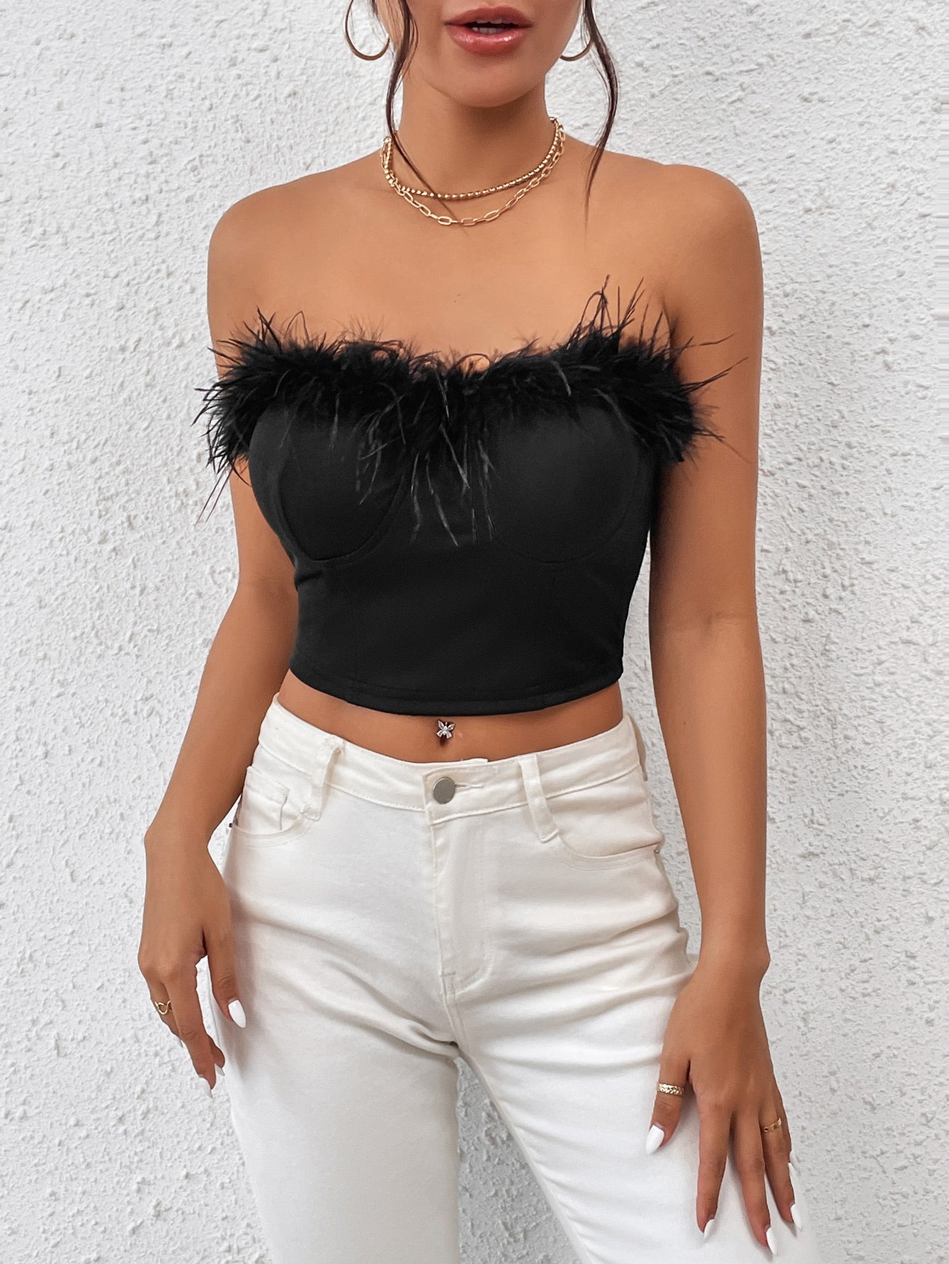 Stück Crop Tube Top mit flaumig Besatz Vollbusiger