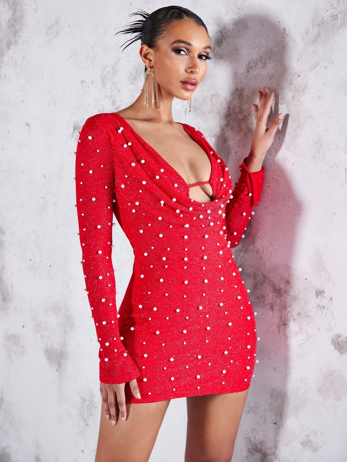 BAE Figurbetontes Kleid mit Perle Ausschnitt, drapierter Vorderseite, Schlitz auf Manschette