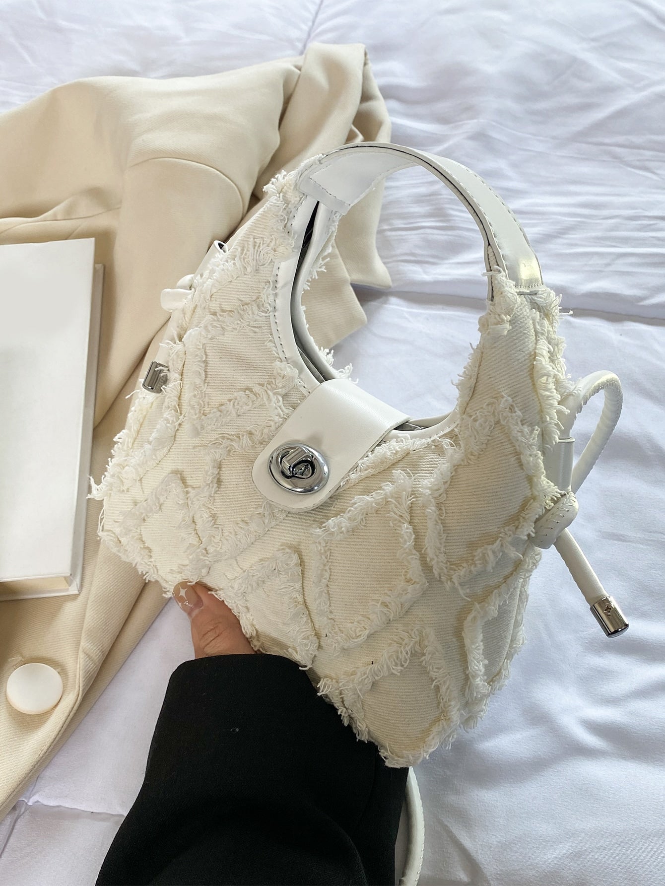 Hobo Tasche mit Mini unbearbeitetem Saum, Drehverschluss