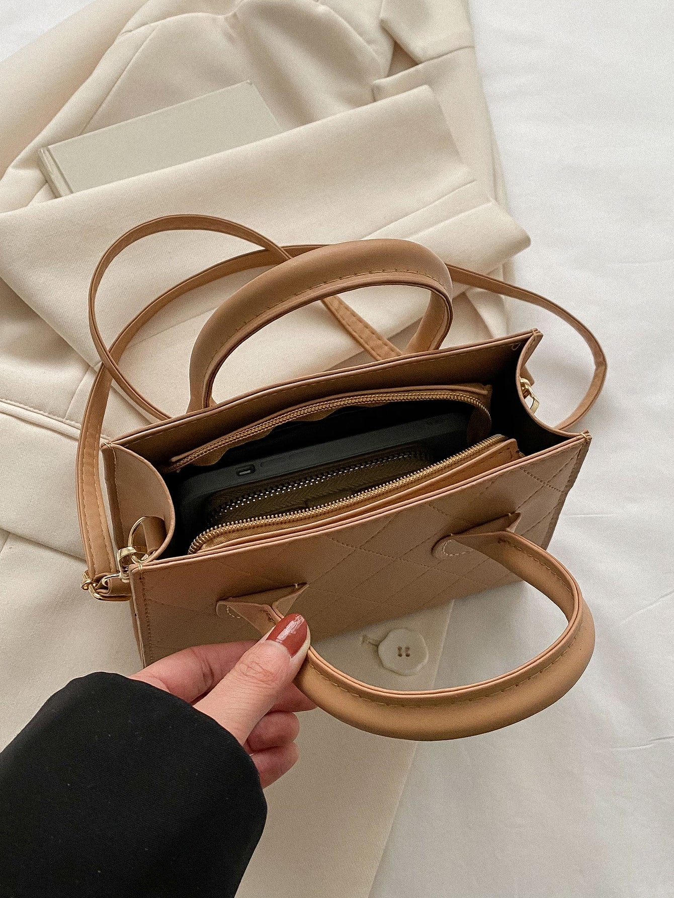 Quadratische Tasche mit Krokodil Prägung, Doppelgriff