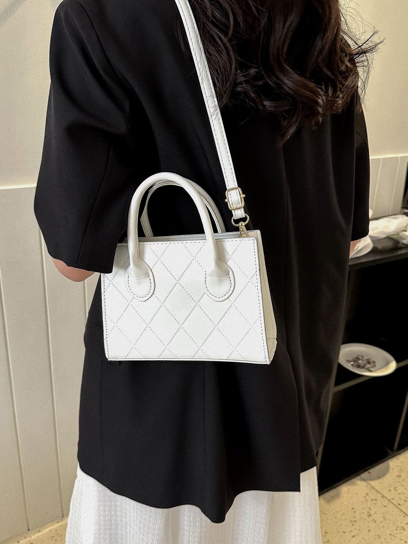 Quadratische Tasche mit Krokodil Prägung, Doppelgriff