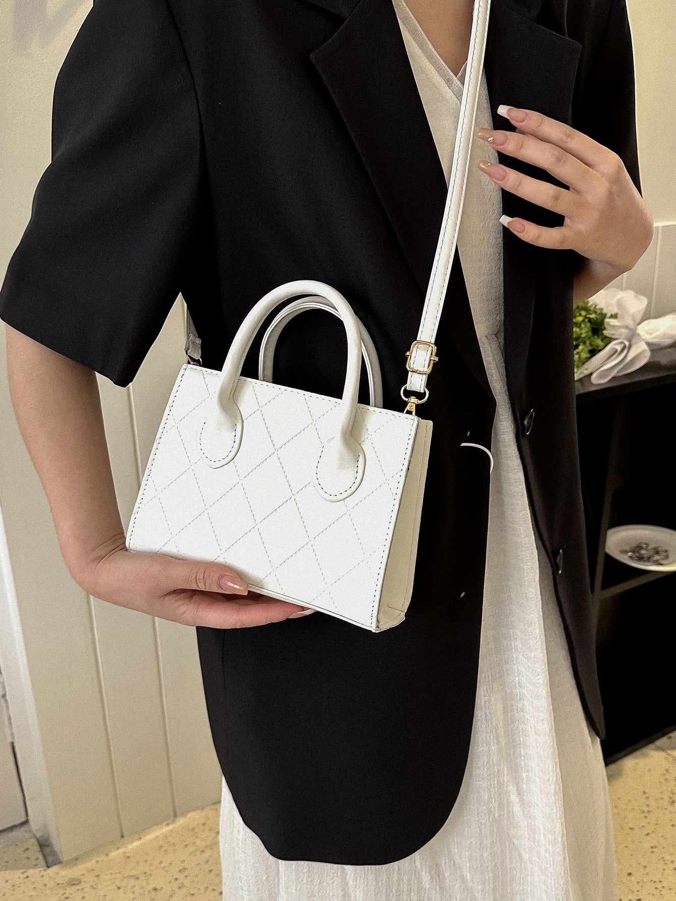 Quadratische Tasche mit Krokodil Prägung, Doppelgriff