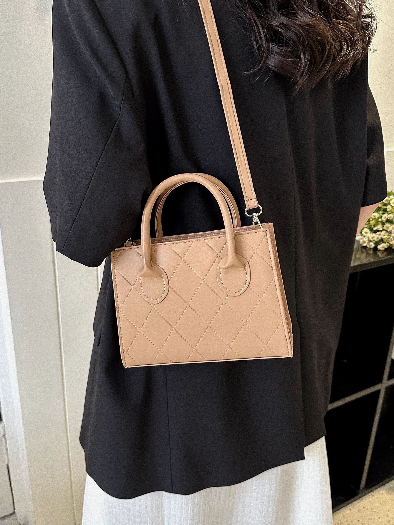 Quadratische Tasche mit Krokodil Prägung, Doppelgriff