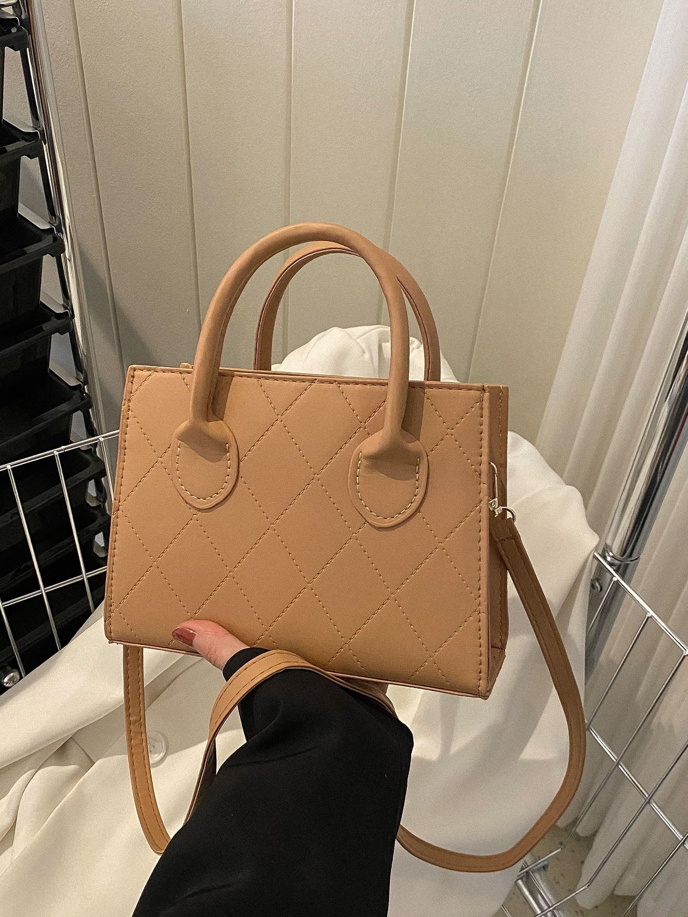 Quadratische Tasche mit Krokodil Prägung, Doppelgriff