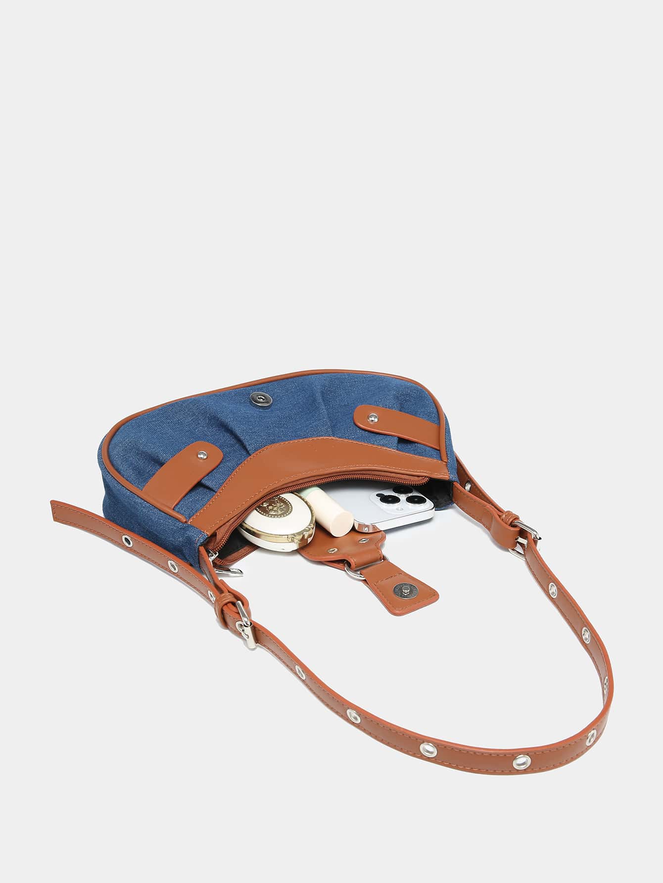 Geraffte Tasche mit Nieten Dekor