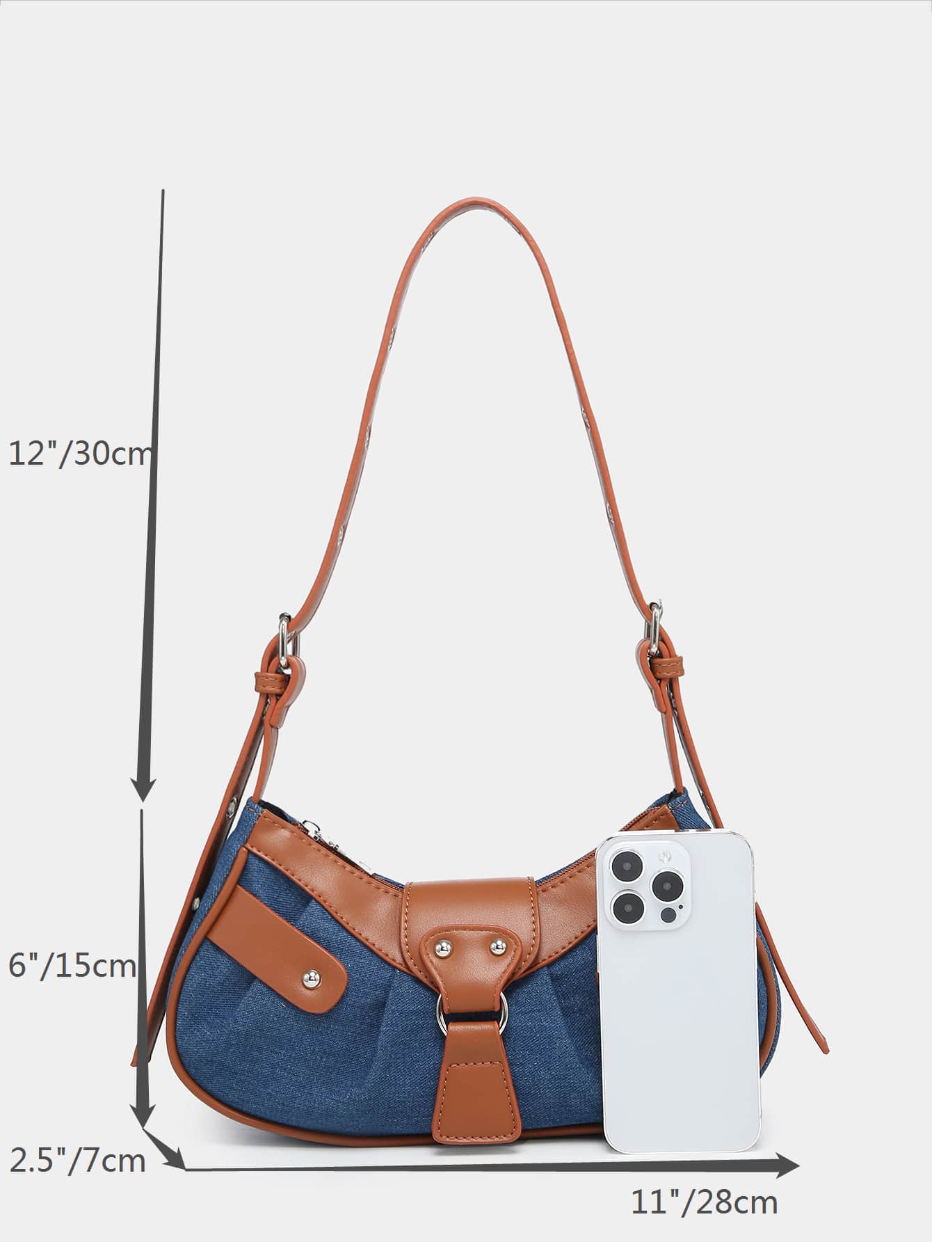 Geraffte Tasche mit Nieten Dekor