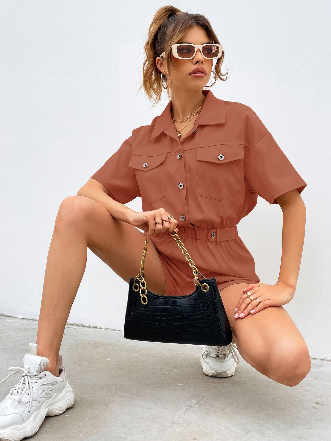 Shirt Romper mit Knopf vorne, Tasche Flicken