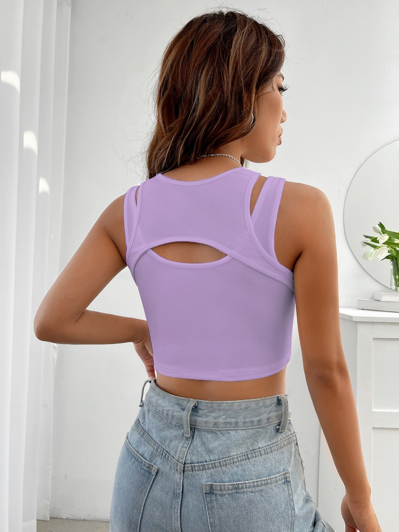 Crop Tank Top mit Ausschnitt vorne