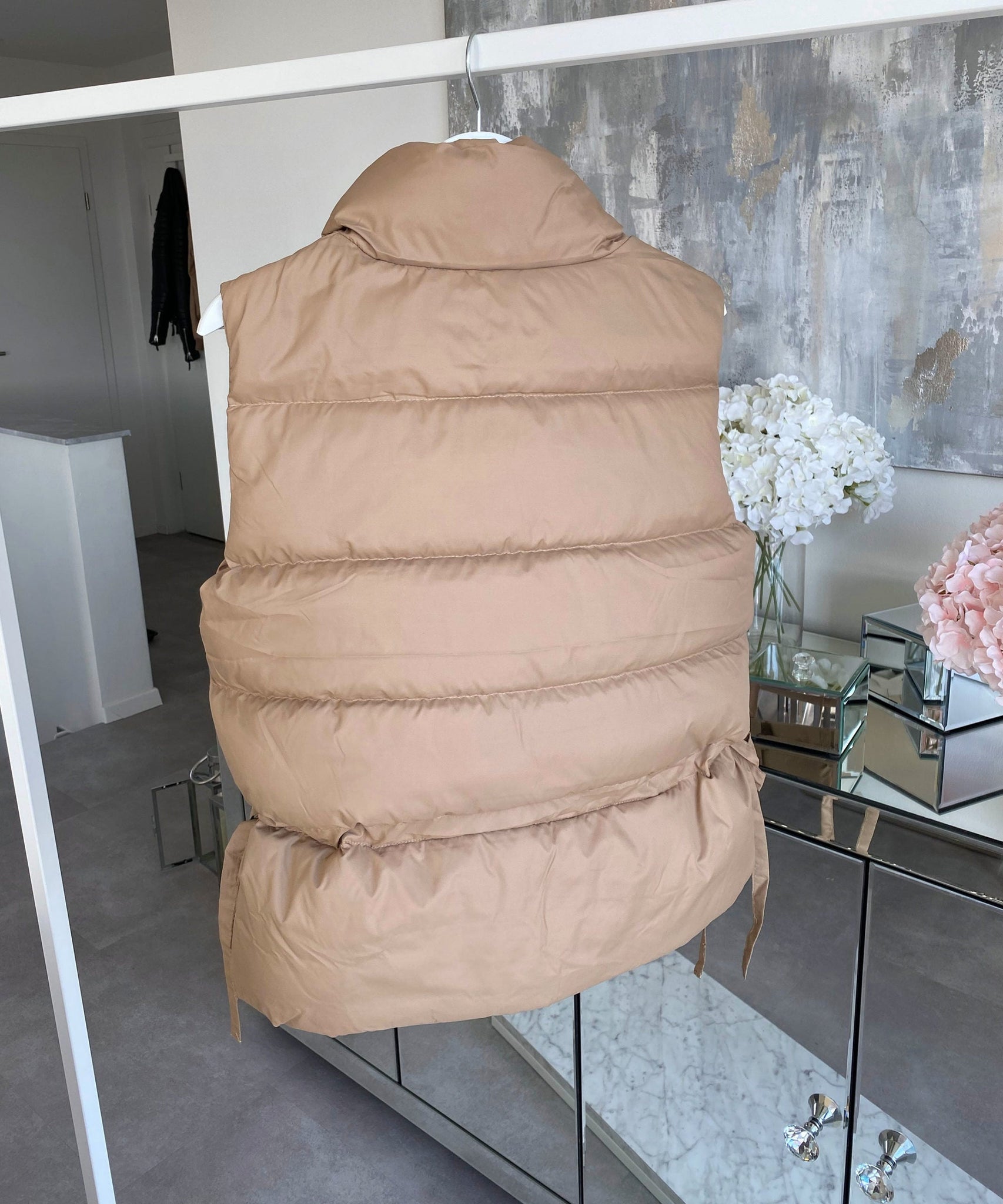 Weste Leslie Kurz Camel