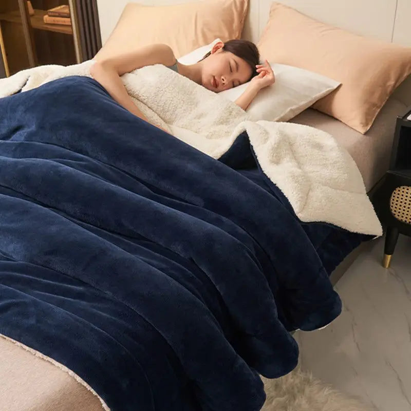 Warmembrace™ – Doppelschichtige Verdickte Lammplüschdecke (50% RABATT)